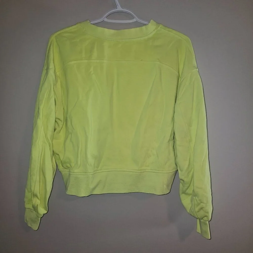 Lululemon Perfectly Oversized Cropped - Picture 2 of 4